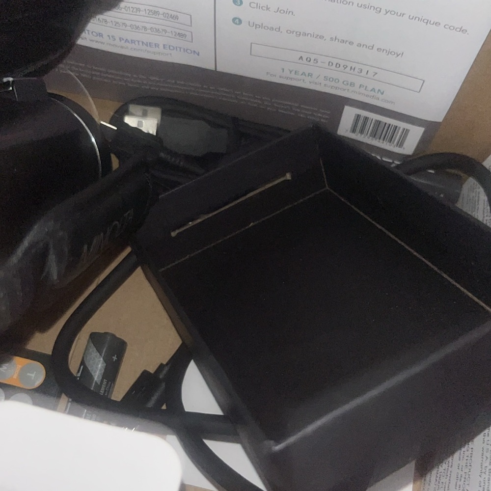 4k camera bought in camera store. Vintage/2000s/90s looking digital. - Picture 5 of 5